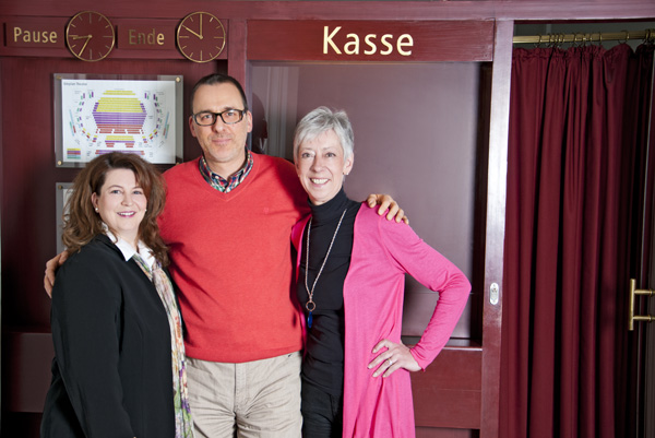 Das Kassenteam des Stadttheaters: Christina Wendler (Abobüro), Michael Ziegler (Kassenleitung) und Petra Müller-Gemmel (Vorverkauf und Abendkasse)